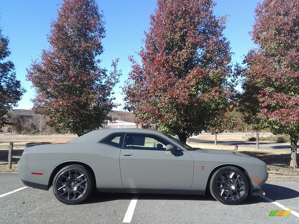 Destroyer Grey 2017 Dodge Challenger R/T Scat Pack Exterior Photo #117134235