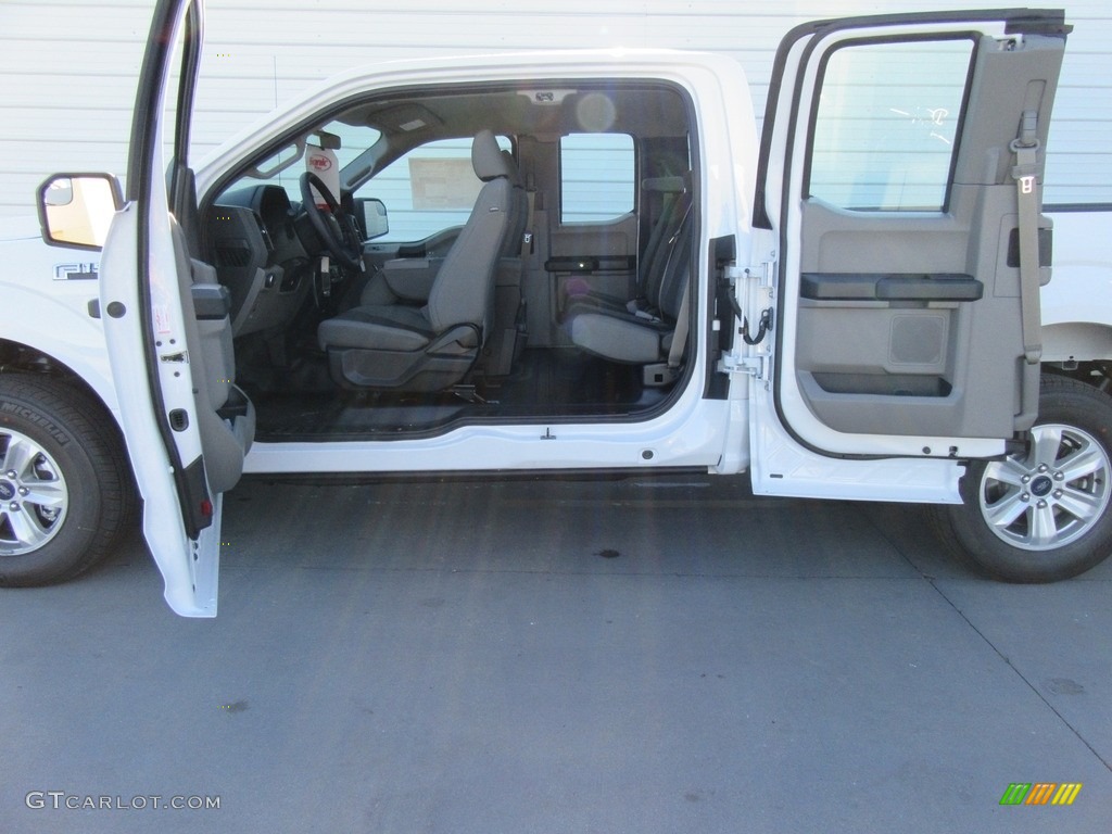 2017 F150 XL SuperCab - Oxford White / Earth Gray photo #17
