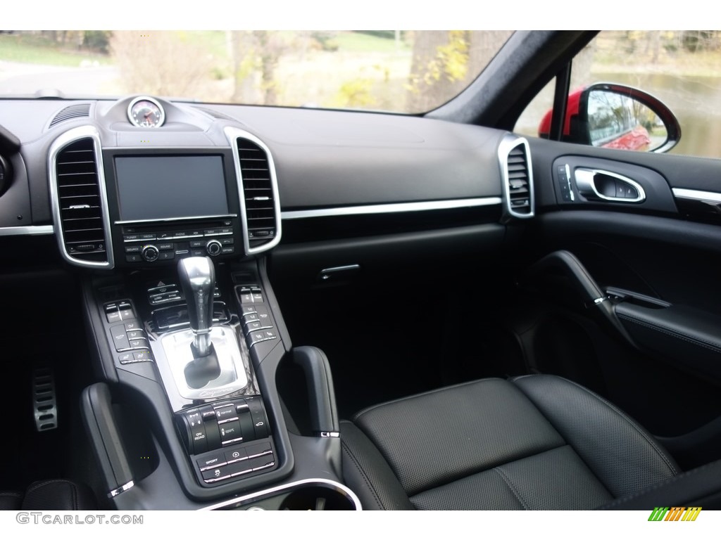 2014 Porsche Cayenne Turbo Black Dashboard Photo #117147290