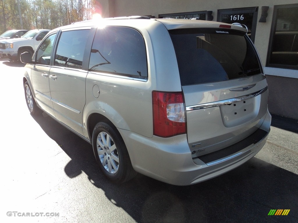 2016 Town & Country Touring - Cashmere/Sandstone Pearl / Dark Frost Beige/Medium Frost Beige photo #3