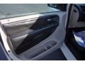 Stone White - Grand Caravan SE Photo No. 12