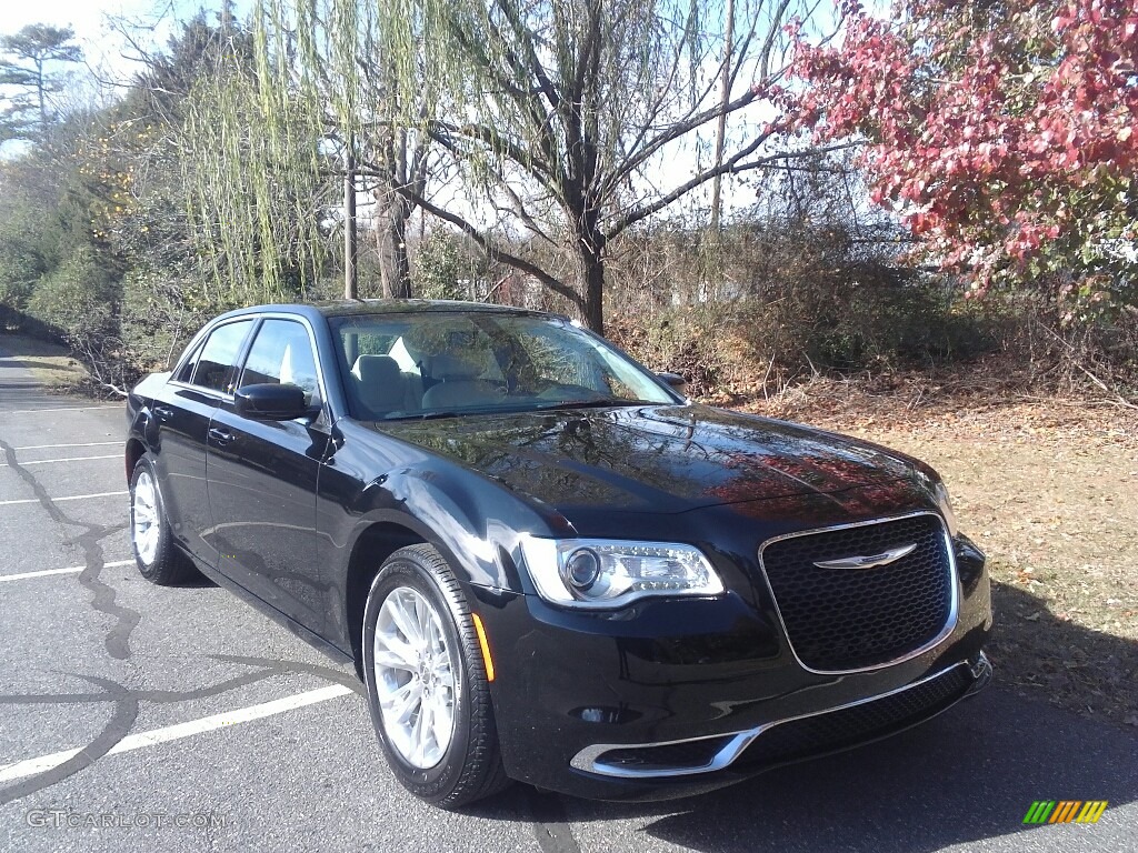 Gloss Black 2017 Chrysler 300 Limited Exterior Photo #117161878