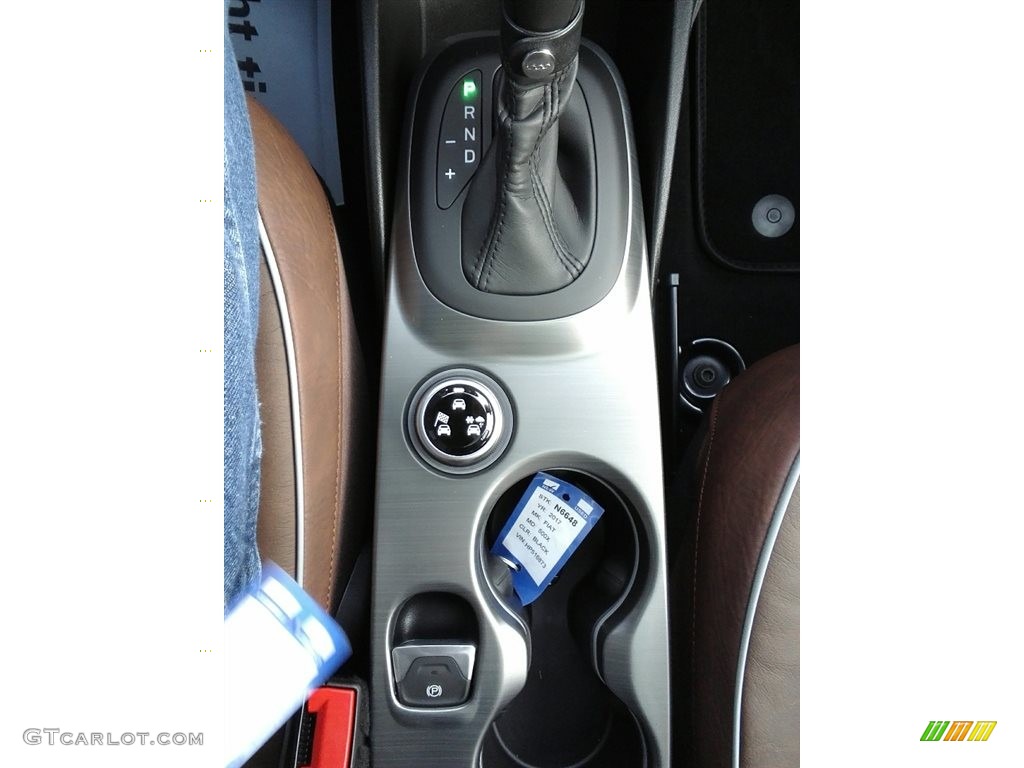 2017 Fiat 500X Lounge Transmission Photos