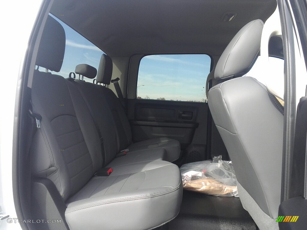2017 Ram 4500 Tradesman Crew Cab Chassis Rear Seat Photo #117165502
