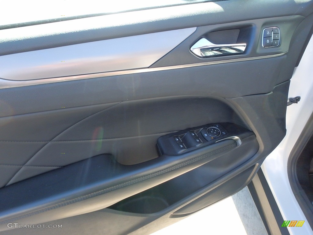 2017 Lincoln MKC Premier AWD Ebony Door Panel Photo #117167710