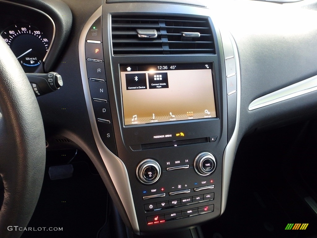 2017 Lincoln MKC Premier AWD Controls Photo #117167770