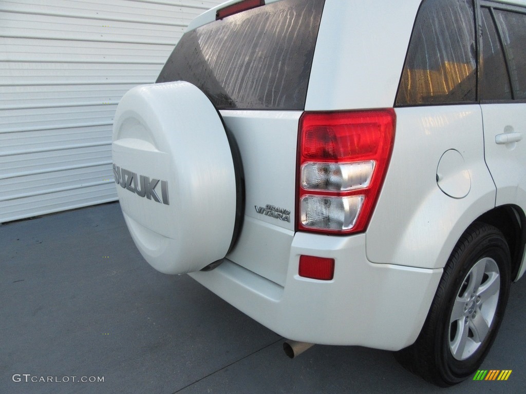 2007 Grand Vitara XSport - White Pearl / Black photo #47