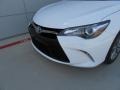 Super White - Camry SE Photo No. 10