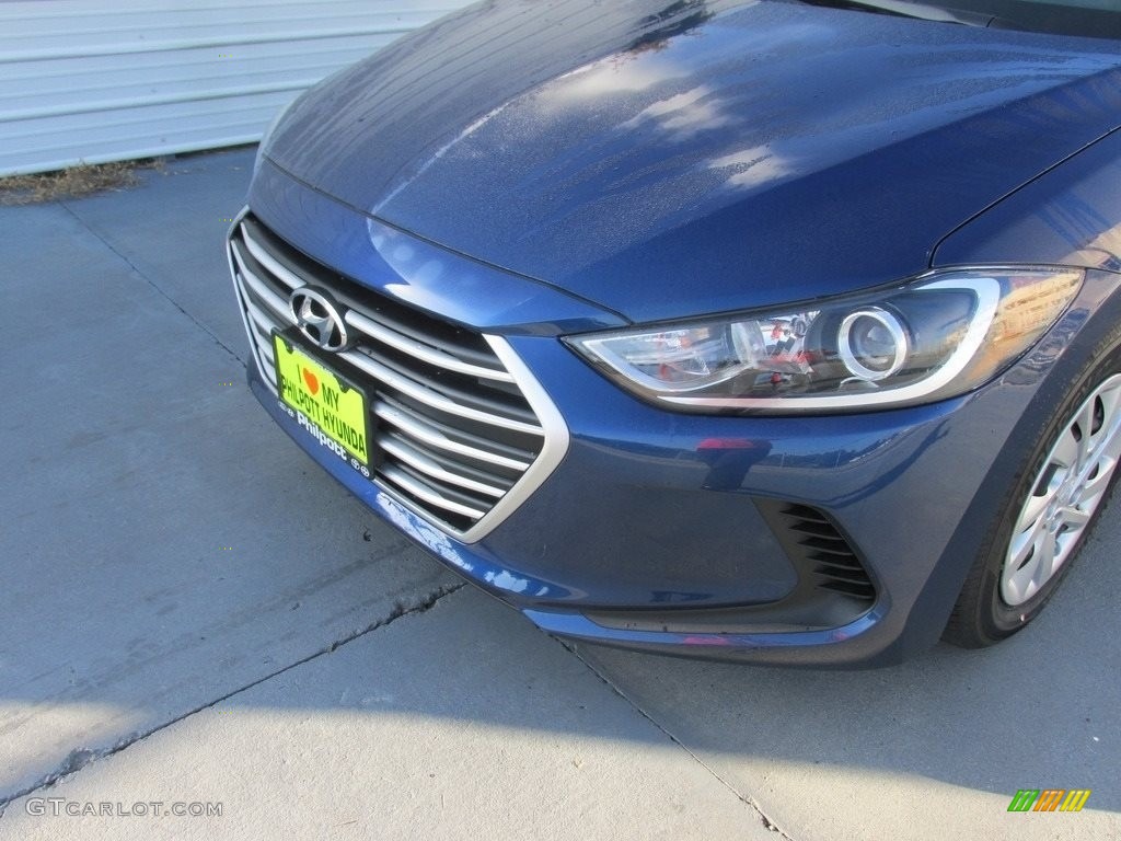 2017 Elantra SE - Lakeside Blue / Gray photo #10