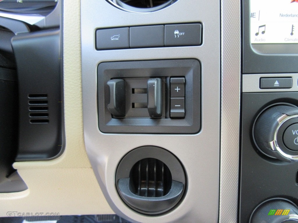 2017 Ford Expedition EL XLT Controls Photo #117172528