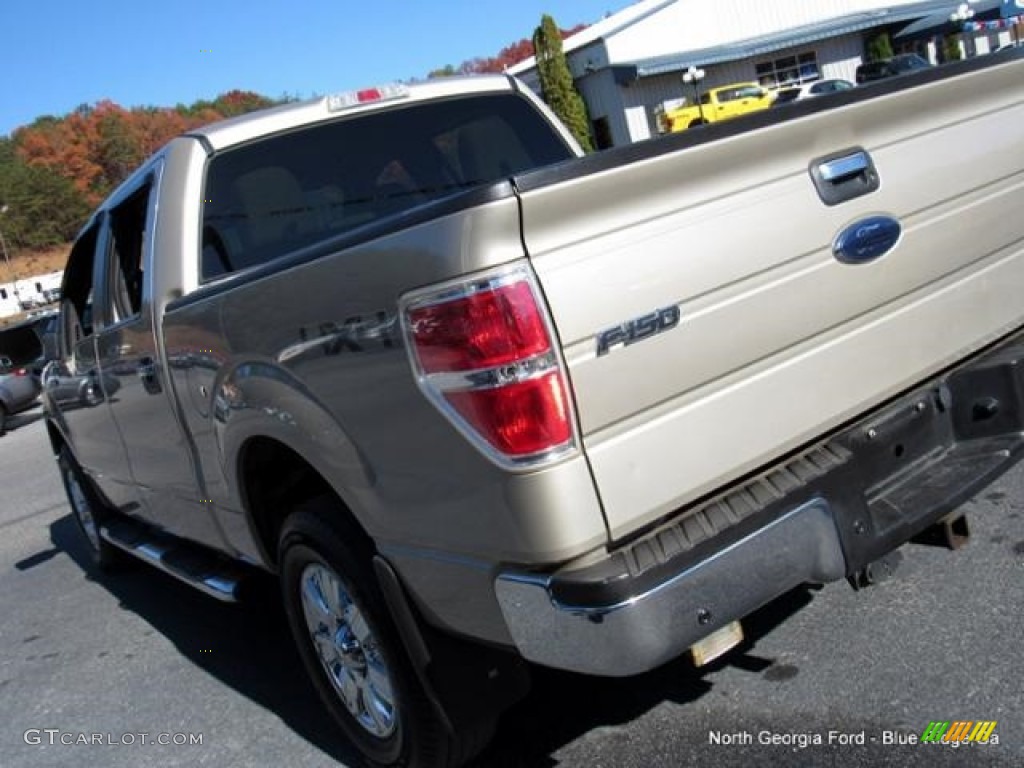 2010 F150 XLT SuperCrew 4x4 - Pueblo Gold Metallic / Tan photo #33