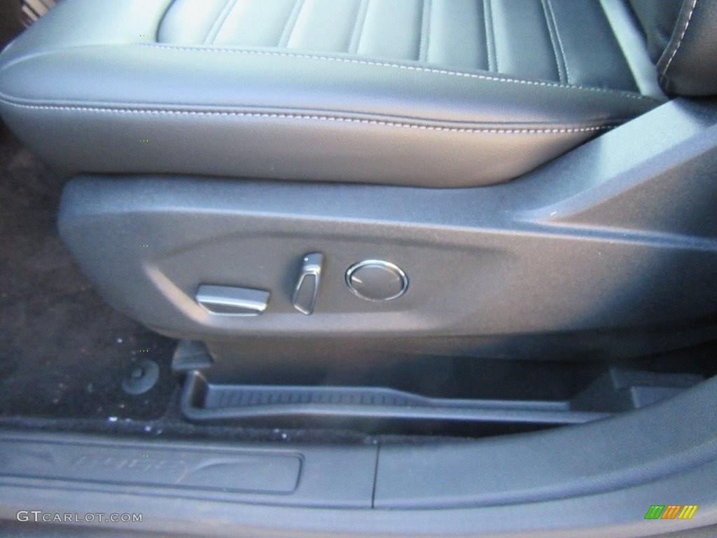 2017 Ford Edge SEL Front Seat Photo #117173195