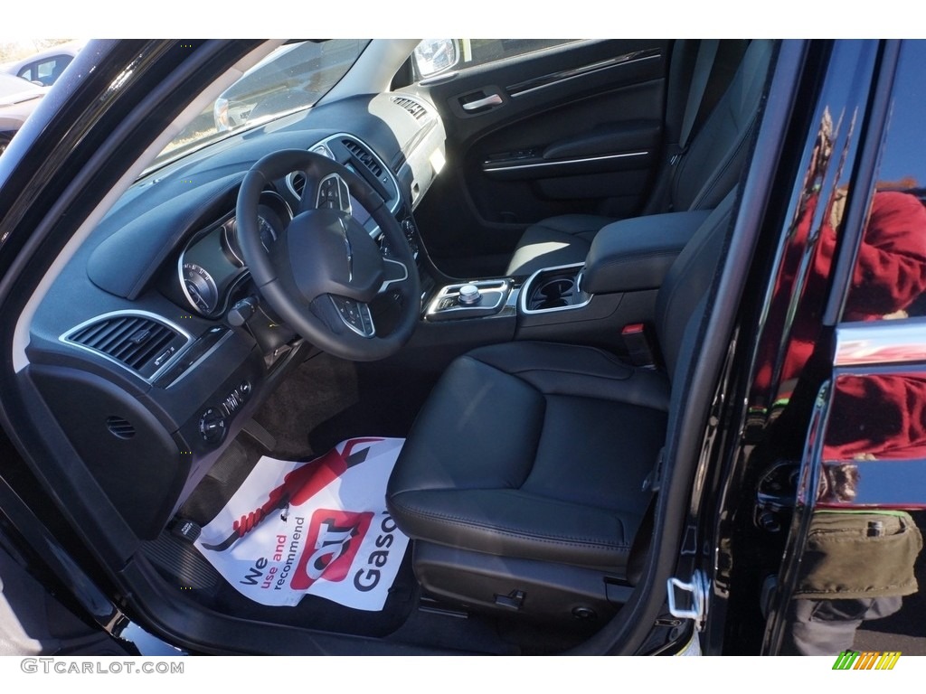Black Interior 2017 Chrysler 300 Limited Photo #117174301