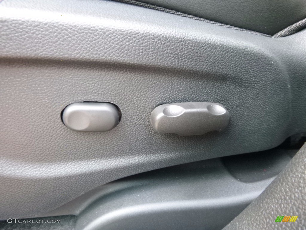 2017 Trax LT AWD - Red Hot / Jet Black photo #15