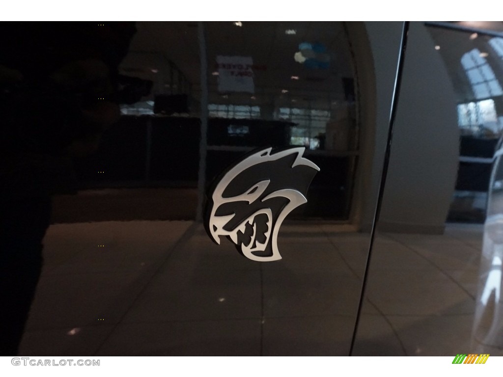2017 Dodge Charger SRT Hellcat Marks and Logos Photo #117181648