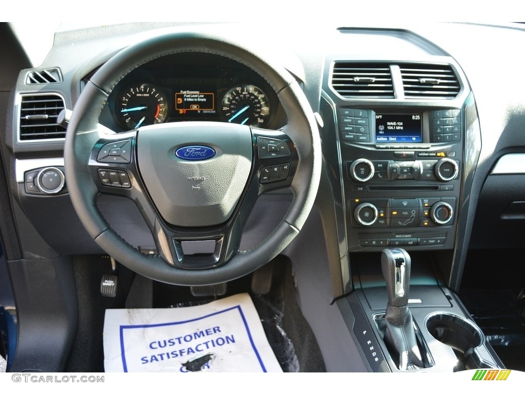 2017 Explorer XLT - Blue Jeans / Ebony Black photo #18