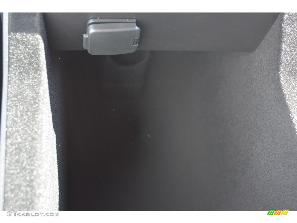 2017 Explorer XLT - Blue Jeans / Ebony Black photo #19
