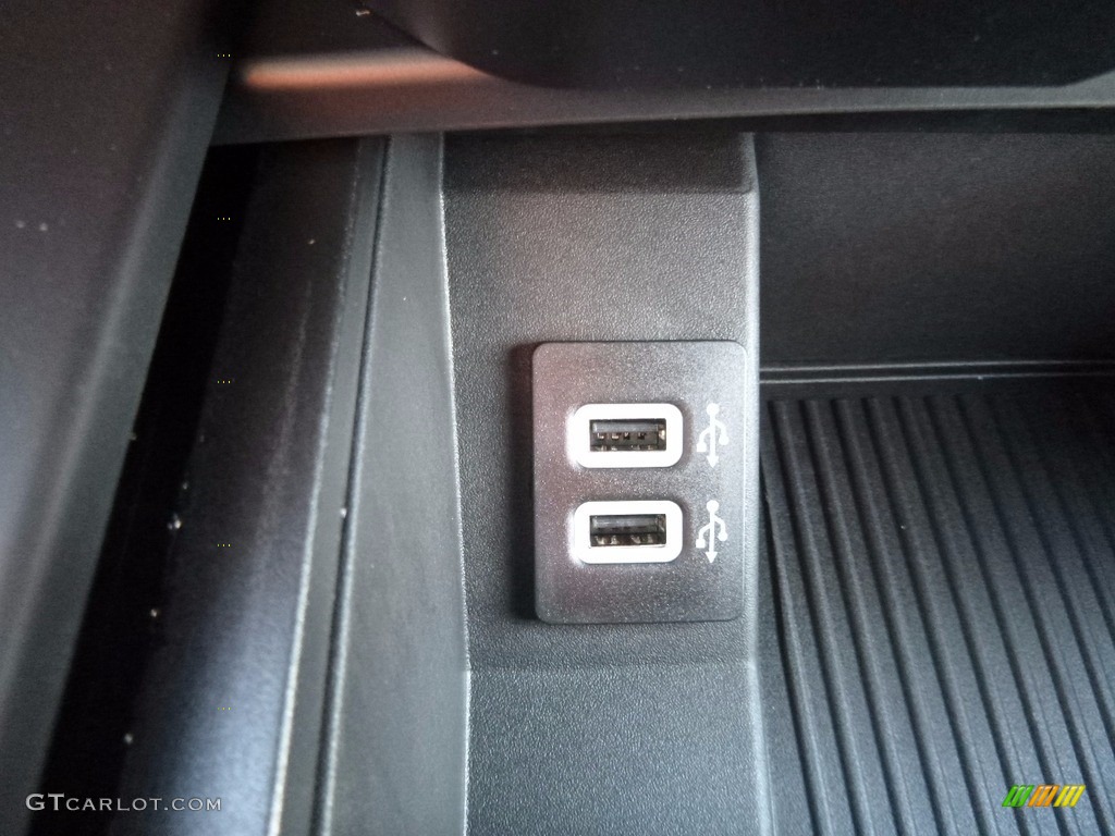 2017 F150 XL SuperCab 4x4 - Ingot Silver / Black photo #18