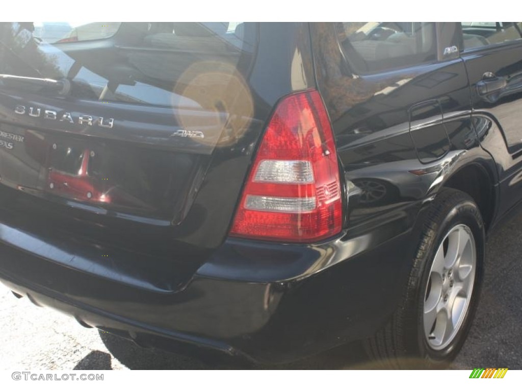 2004 Forester 2.5 XS - Java Black Pearl / Gray photo #13