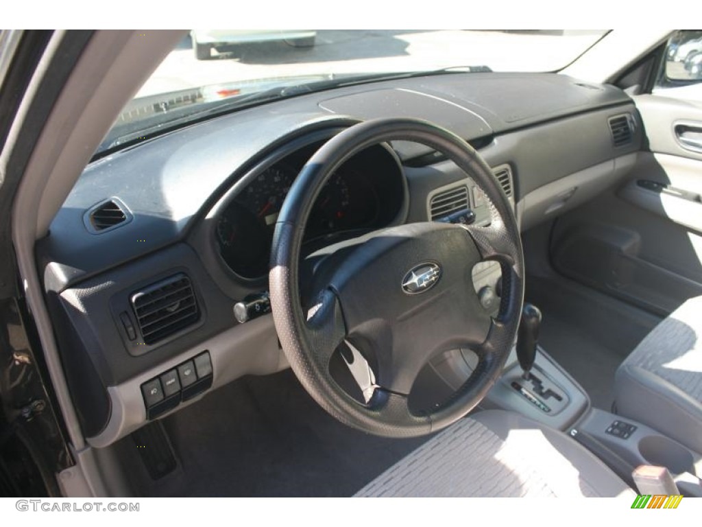 2004 Forester 2.5 XS - Java Black Pearl / Gray photo #24
