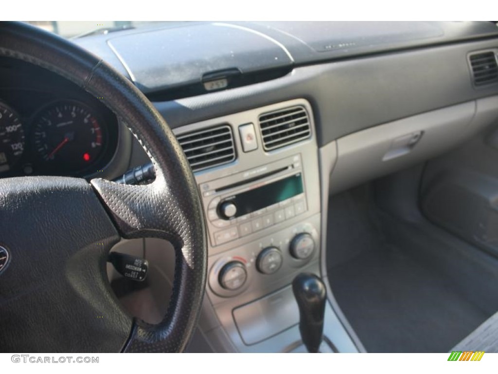 2004 Forester 2.5 XS - Java Black Pearl / Gray photo #30