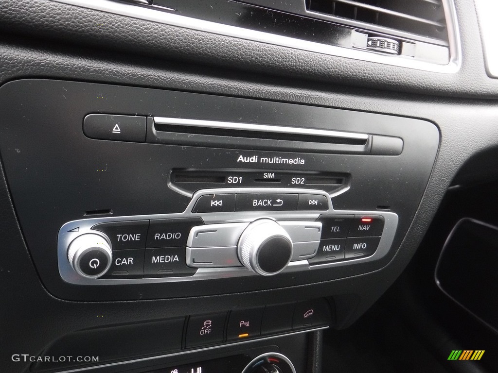 2016 Audi Q3 2.0 TSFI Prestige quattro Controls Photo #117194599