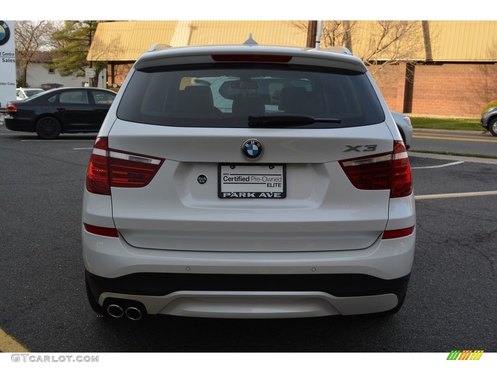 2016 X3 xDrive28i - Mineral White Metallic / Sand Beige photo #4