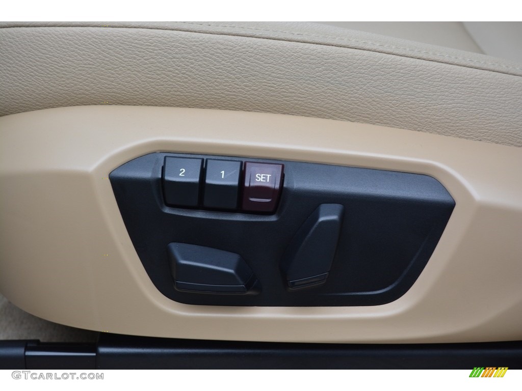 2016 X3 xDrive28i - Mineral White Metallic / Sand Beige photo #12