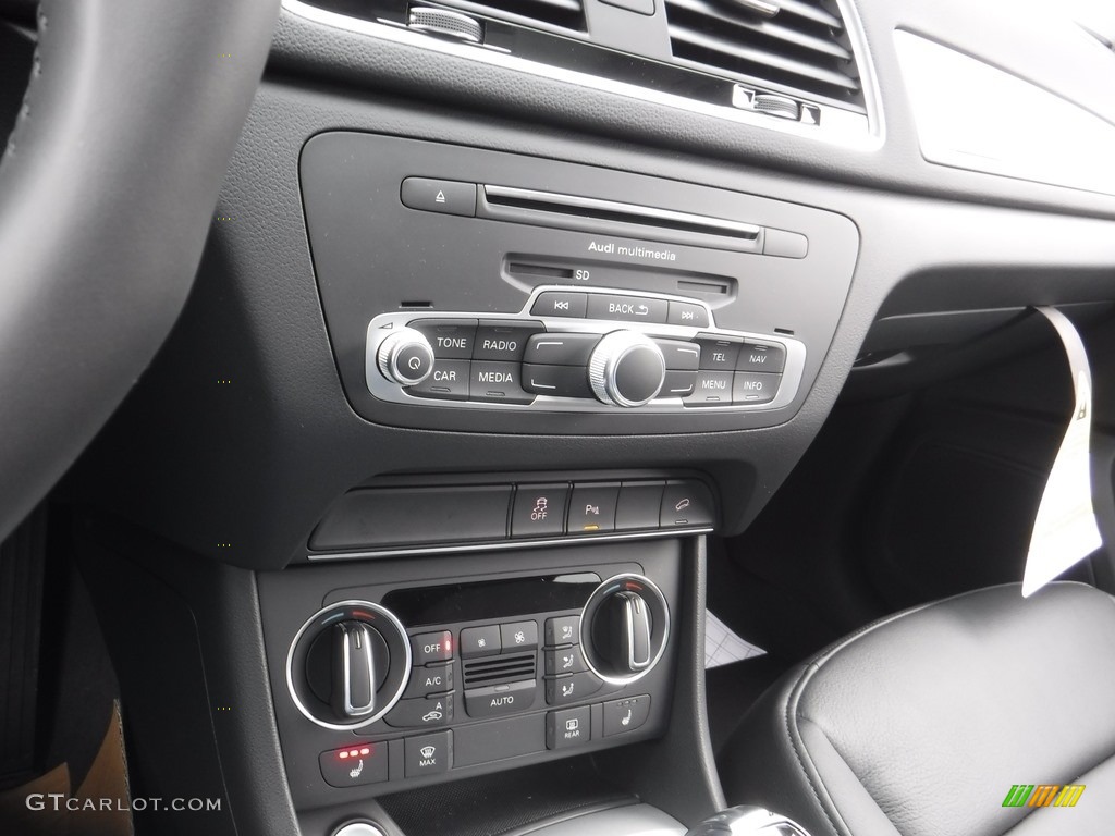 2017 Audi Q3 2.0 TFSI Premium Plus quattro Controls Photo #117196552