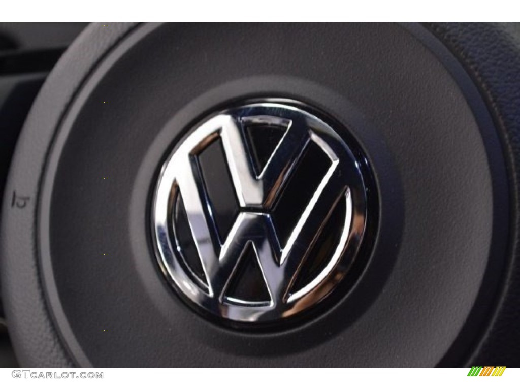 2016 Volkswagen Golf R 4Motion w/DCC. Nav. Marks and Logos Photo #117197965