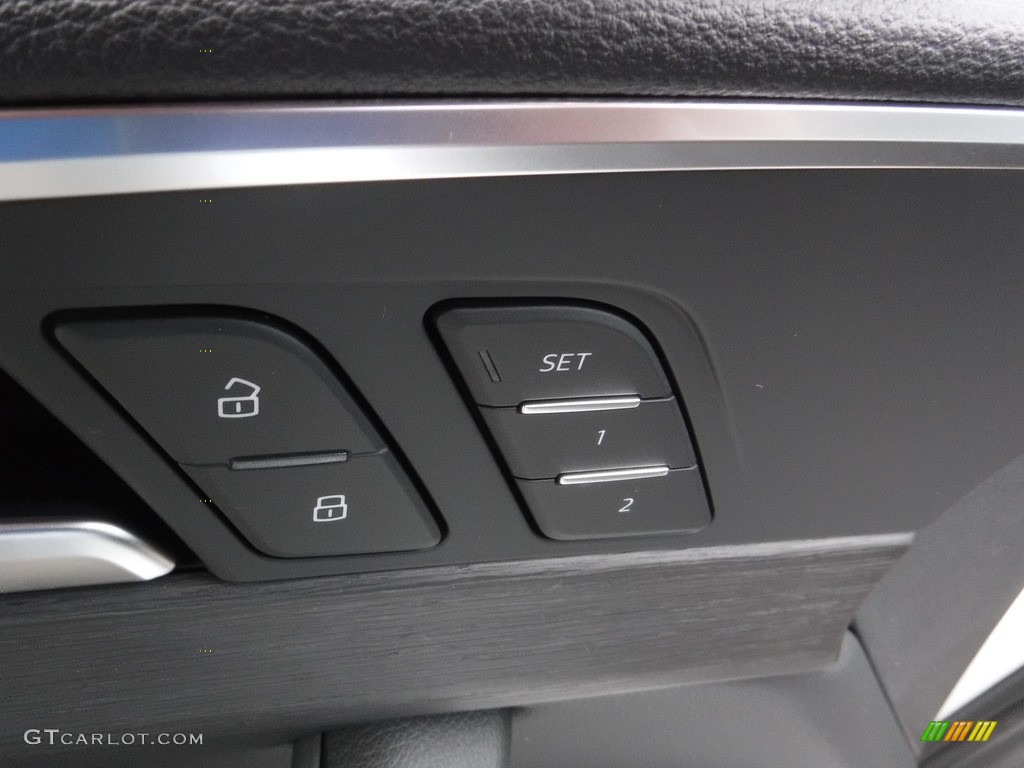 2017 Audi A4 2.0T Premium quattro Controls Photo #117198478