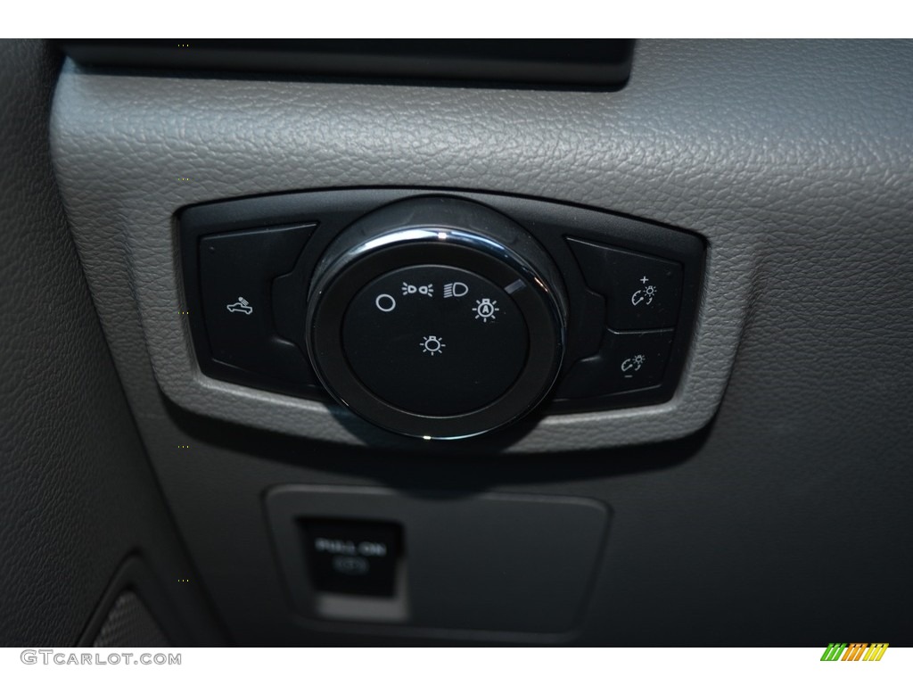 2017 F150 XL Regular Cab - Oxford White / Earth Gray photo #12