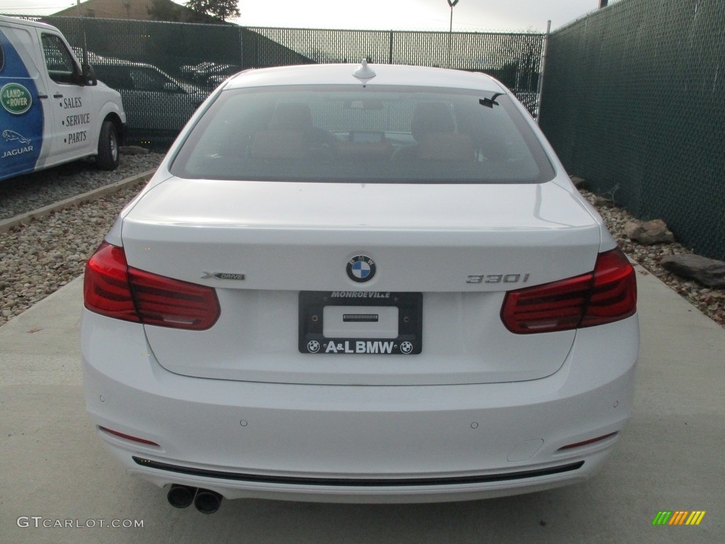 2017 3 Series 330i xDrive Sedan - Alpine White / Saddle Brown photo #8