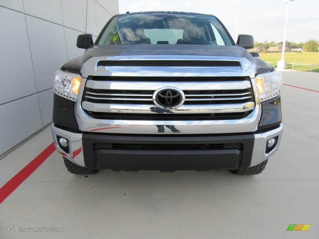 2017 Tundra SR5 CrewMax 4x4 - Midnight Black Metallic / Graphite photo #8