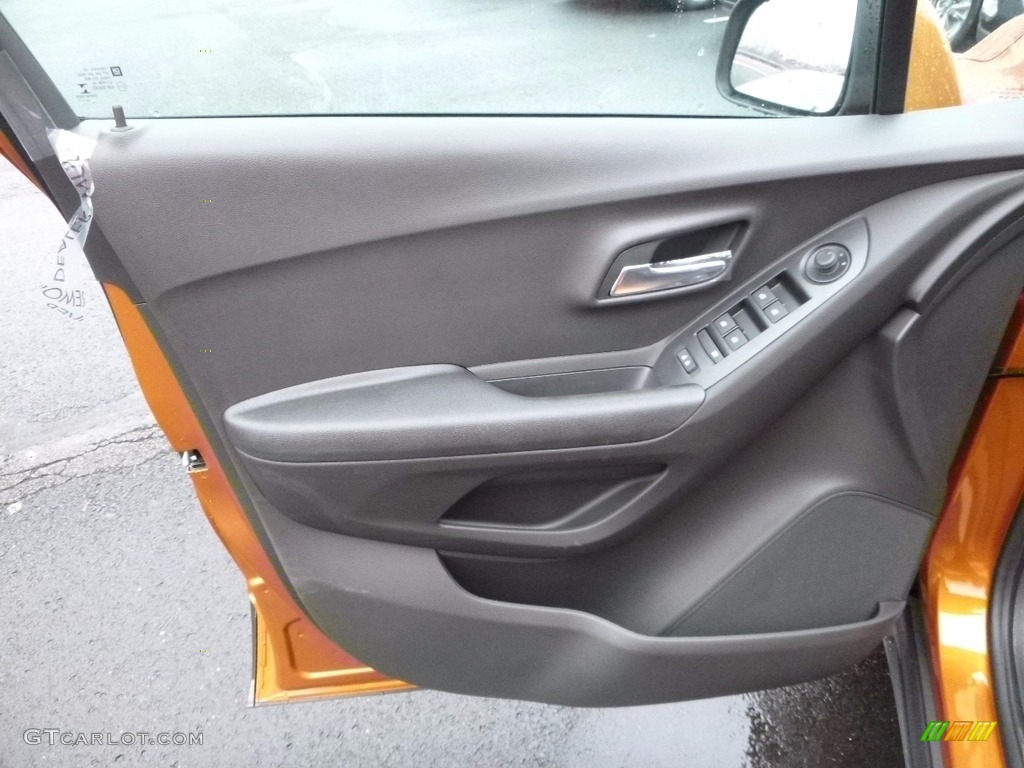 2017 Chevrolet Trax LT AWD Door Panel Photos