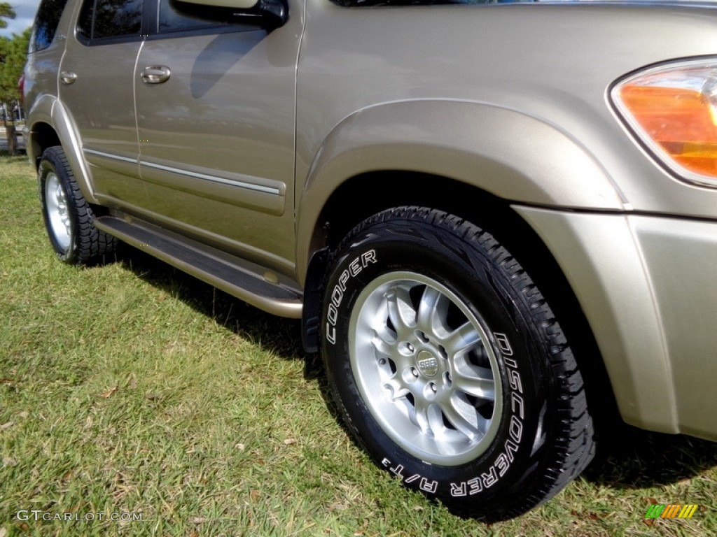 2005 Sequoia SR5 4WD - Desert Sand Mica / Taupe photo #21