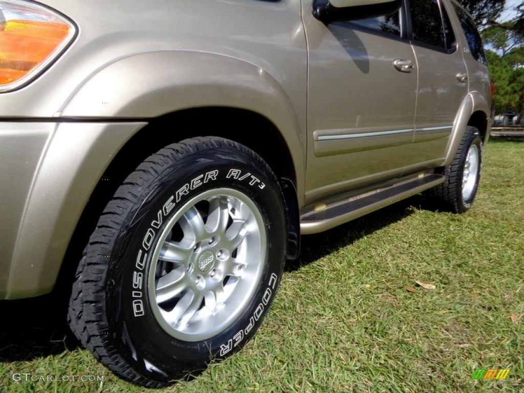 2005 Sequoia SR5 4WD - Desert Sand Mica / Taupe photo #30