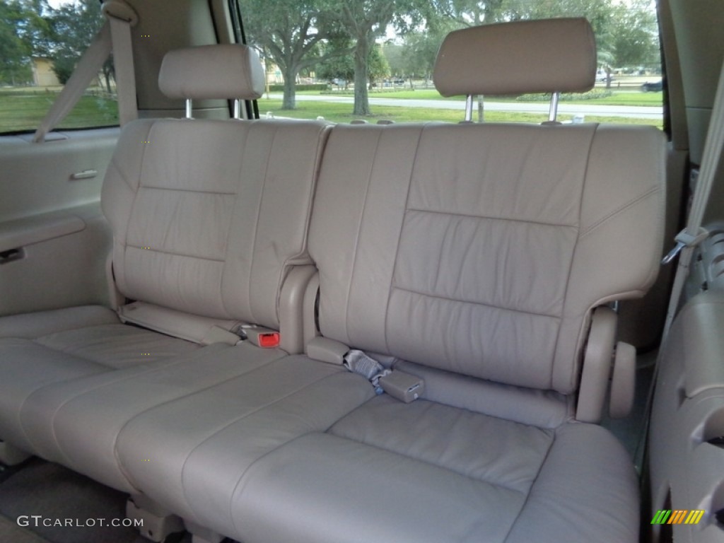 2005 Sequoia SR5 4WD - Desert Sand Mica / Taupe photo #33