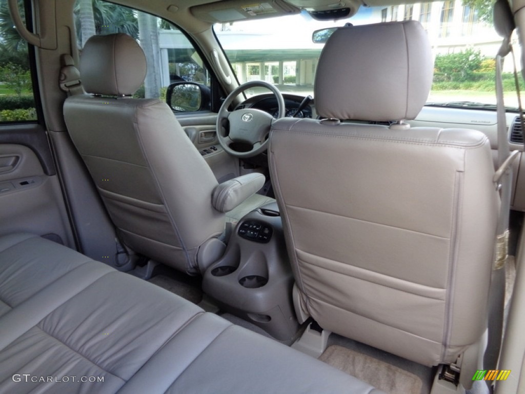2005 Sequoia SR5 4WD - Desert Sand Mica / Taupe photo #48