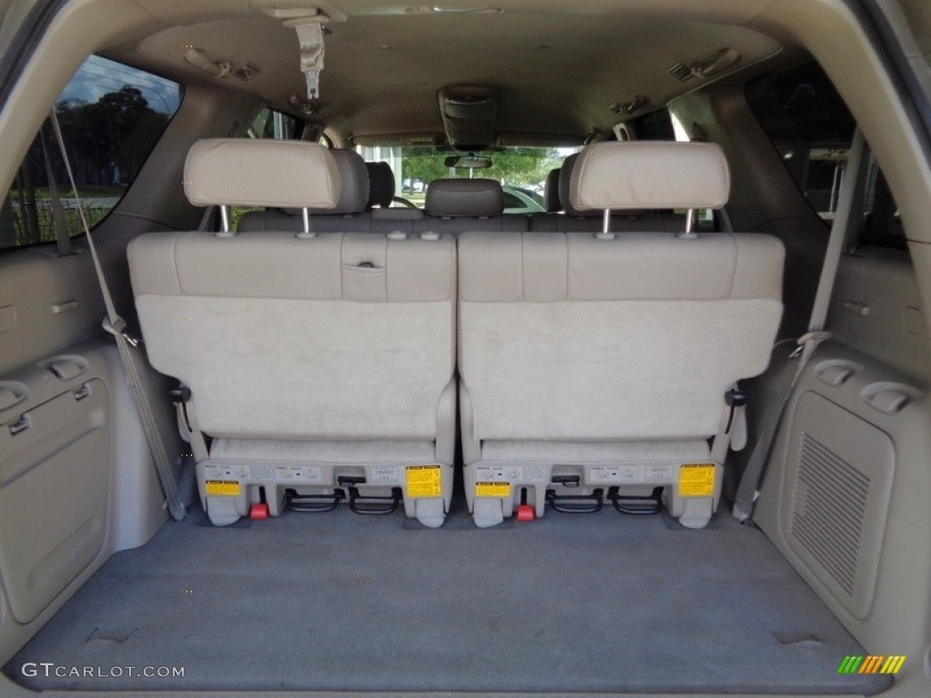 2005 Sequoia SR5 4WD - Desert Sand Mica / Taupe photo #71