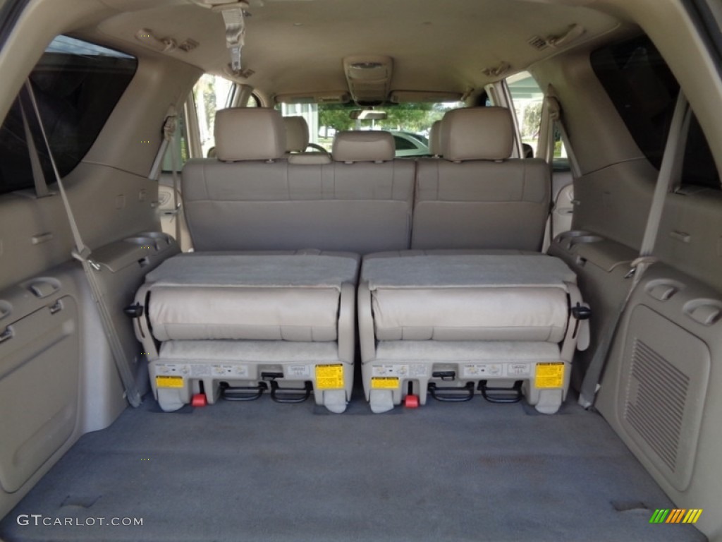 2005 Sequoia SR5 4WD - Desert Sand Mica / Taupe photo #72