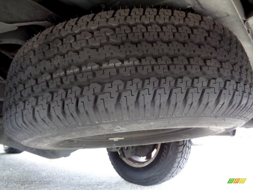 2005 Sequoia SR5 4WD - Desert Sand Mica / Taupe photo #74