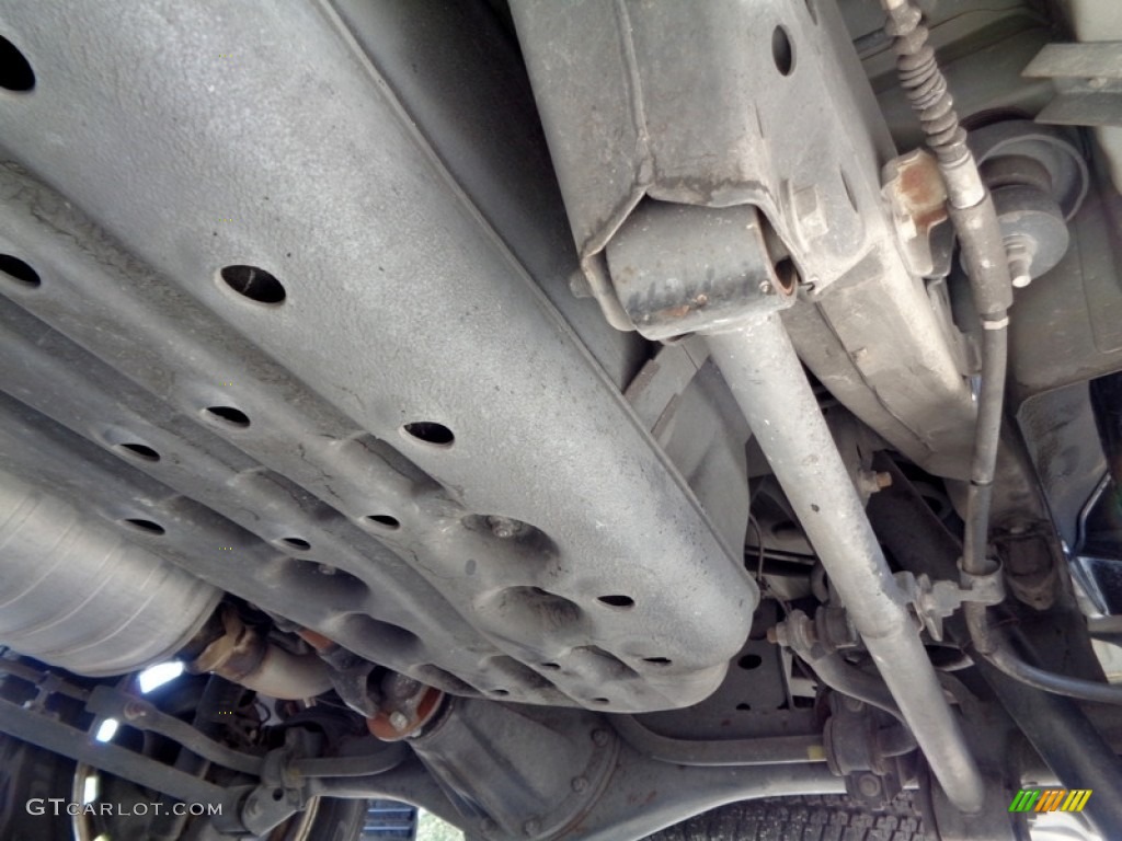 2005 Sequoia SR5 4WD - Desert Sand Mica / Taupe photo #75
