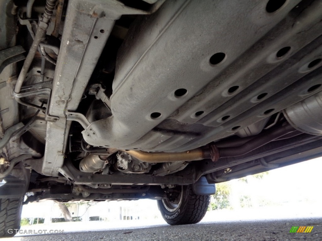 2005 Sequoia SR5 4WD - Desert Sand Mica / Taupe photo #79