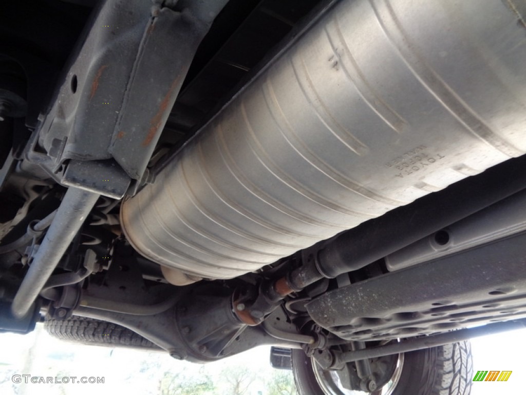 2005 Sequoia SR5 4WD - Desert Sand Mica / Taupe photo #82
