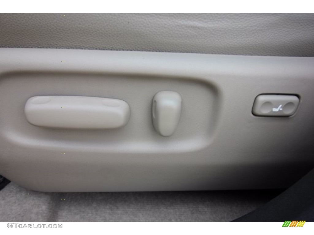2007 RAV4 Limited - Black / Ash Gray photo #16