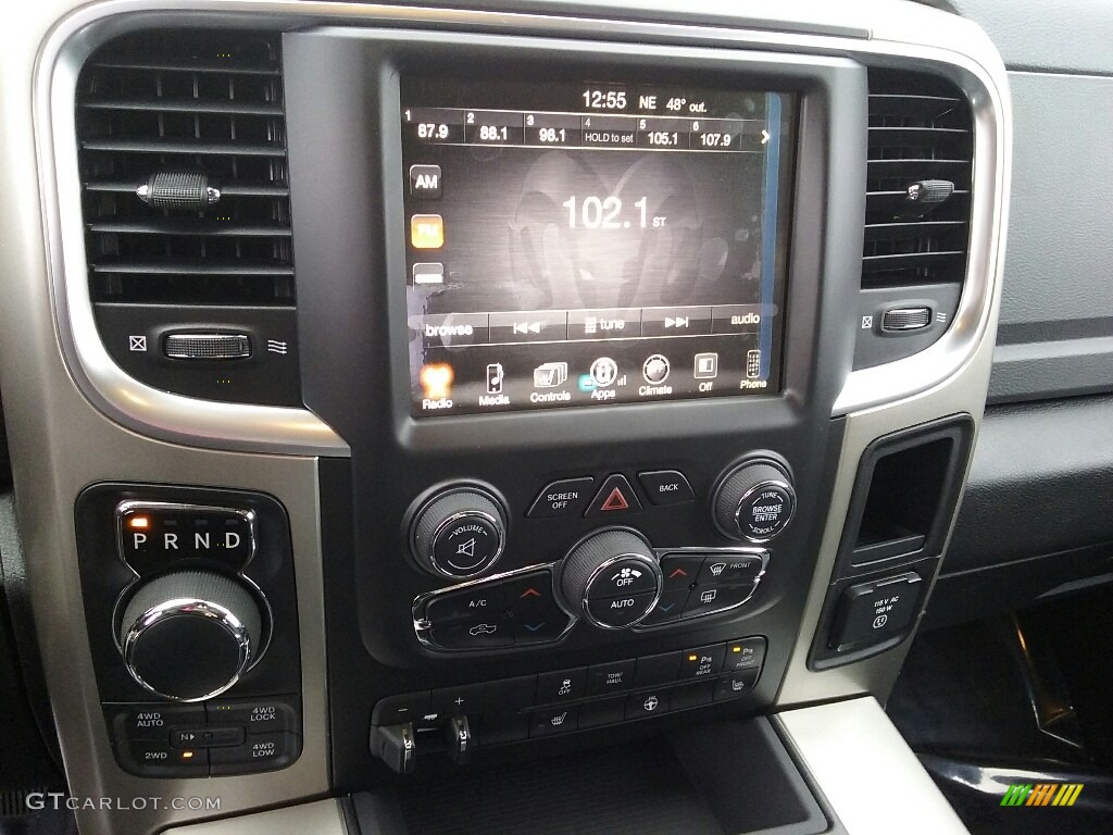 2017 Ram 1500 Big Horn Crew Cab 4x4 Controls Photo #117228544