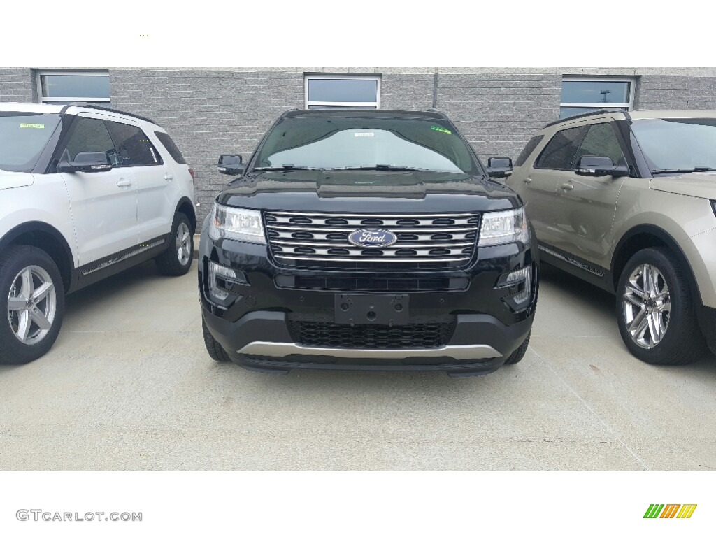 2017 Explorer XLT 4WD - Shadow Black / Ebony Black photo #2