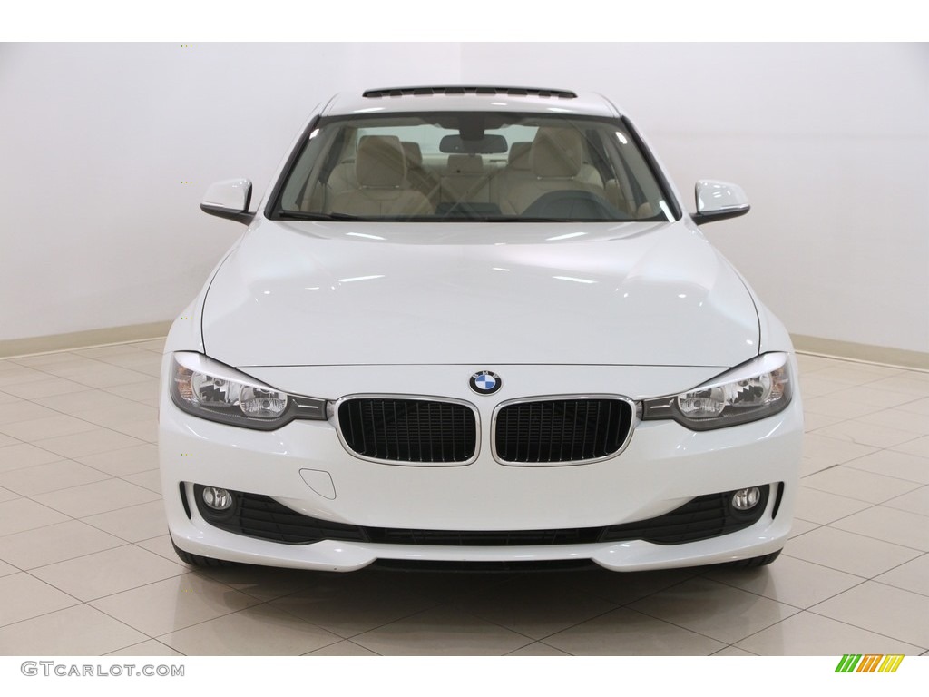 2013 3 Series 320i xDrive Sedan - Alpine White / Venetian Beige photo #2