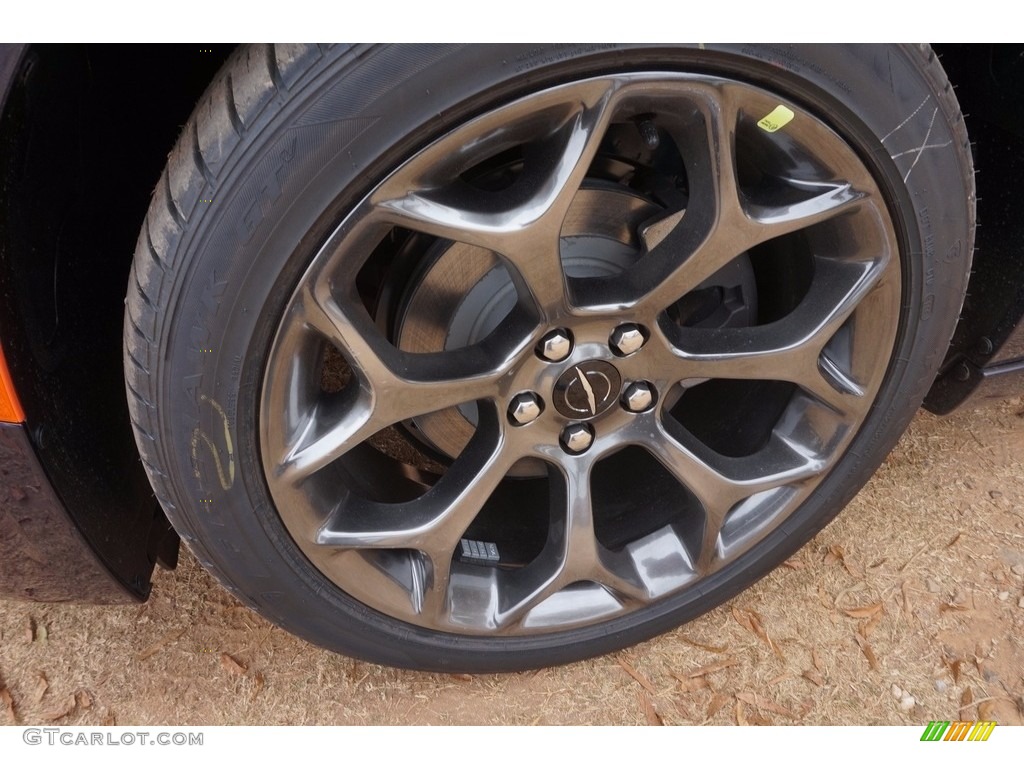 2017 Chrysler 300 S Wheel Photo #117236938
